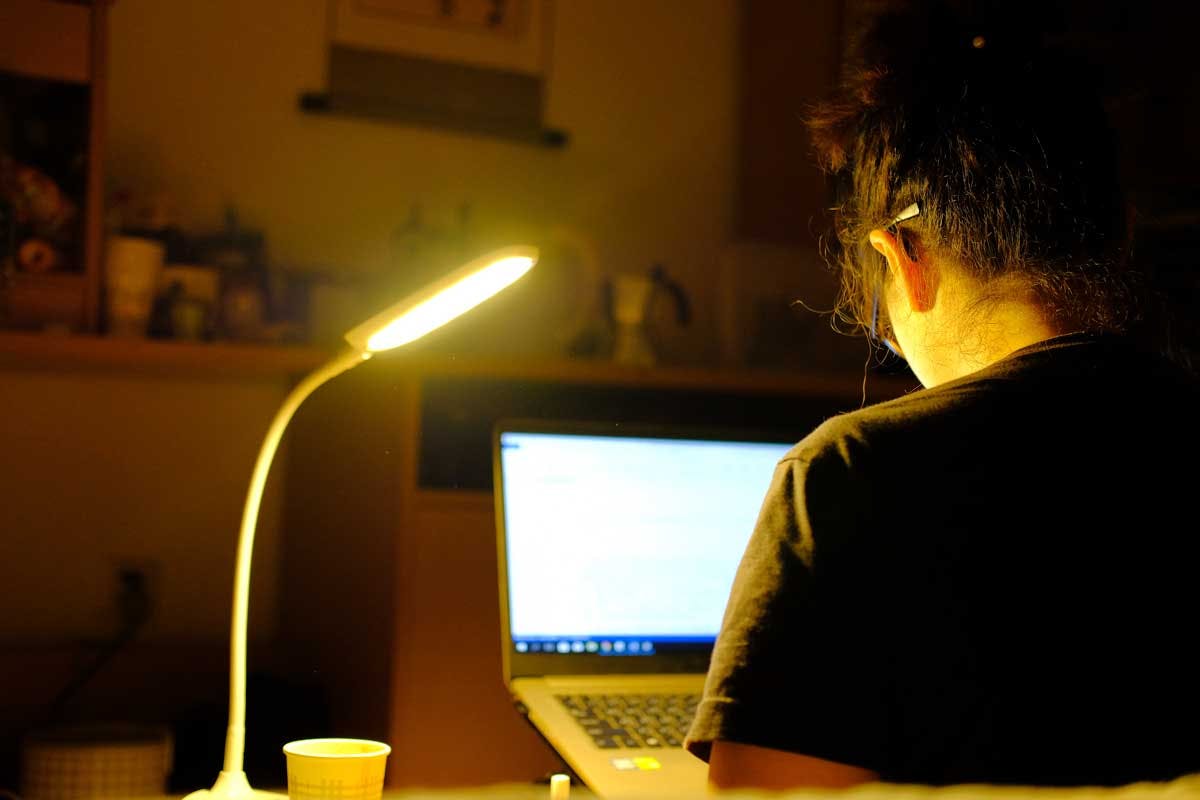 Thuiswerken: Extra lamp, nu dagen korter worden